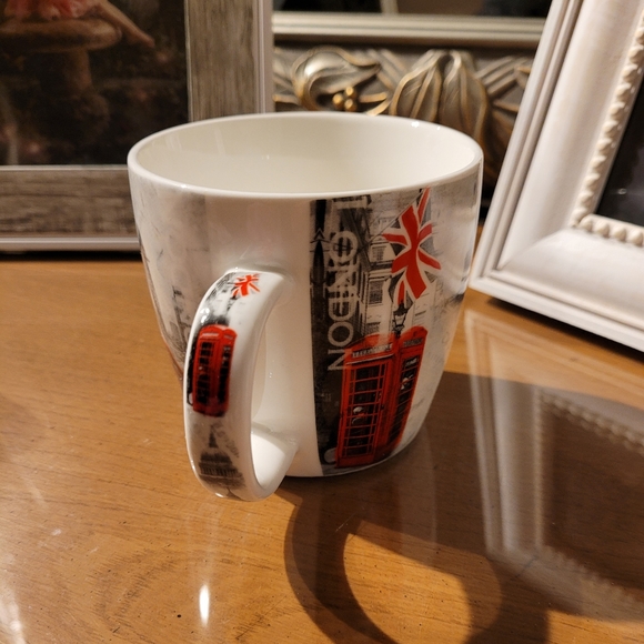 Leonardo collection coffee mug and coaster. - Picture 10 of 16